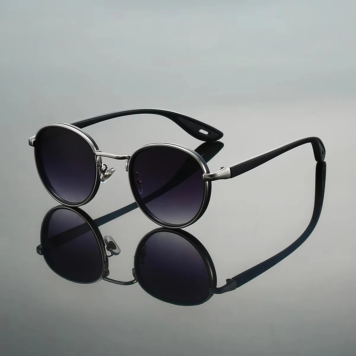 Klassnum Roma Noir – Vintage Round Sunglasses